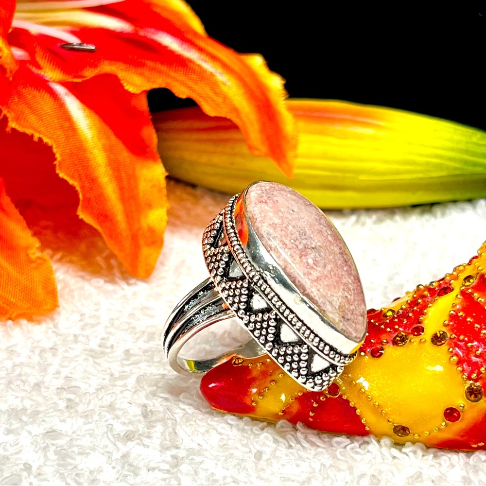 Elegant Silver and Pink Rhodochrosite Stone Ring